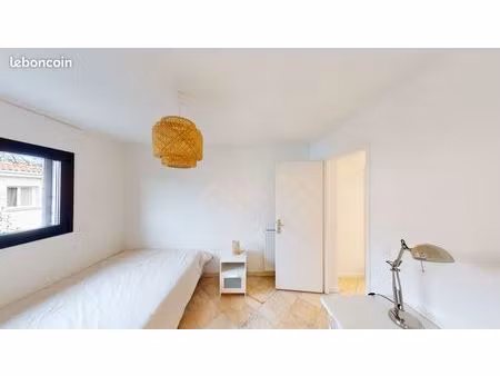 belle chambre meublée avec salle de bain privative - pessac campus