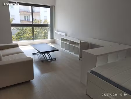 à louer – studio meublé de 33 m² – résidence sécurisée et calme  avec ascenseur - box ferm