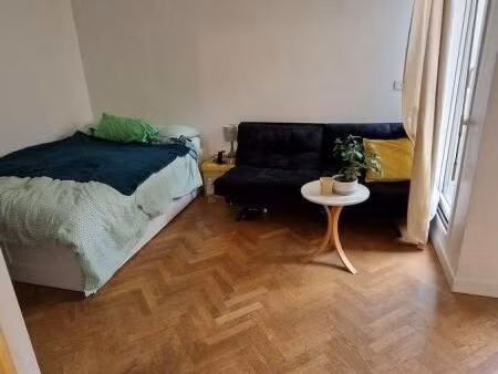 studio 1 pièce 27 m²