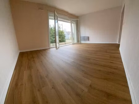 bel appartement f2 lumineux de 53 m2 avec balcon – bourges (avenue de dun)