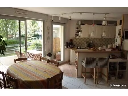 beau t2 56 m² très calme avec cave et parking garibaldi