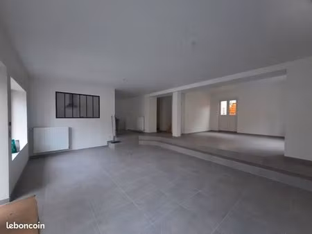 maison semi individuelle 4/5 chambres avec cuisine équipée