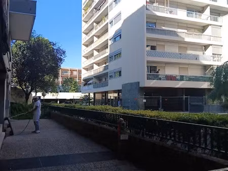 location meublée appartement 3 pièces 70 m² à courbevoie (92400)  2 350 €