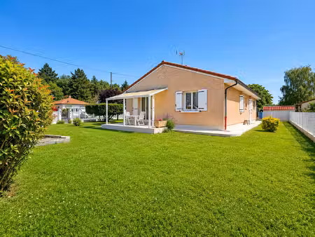 belle maison de plain-pied de 115 m² avec jardin terrasse et ga
