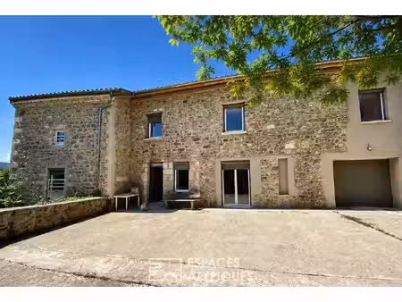 le format atypique d'une maison ancienne rénovée.