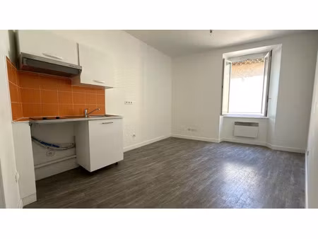 location appartement 1 pièce 21 m² à aubagne (13400)  500 €