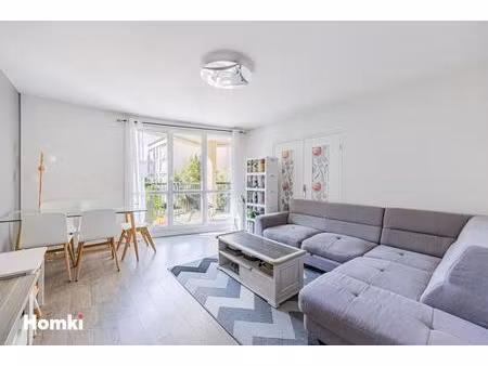 appartement t3 de 67 m2 à courbevoie 92400  rue pierre brossolette