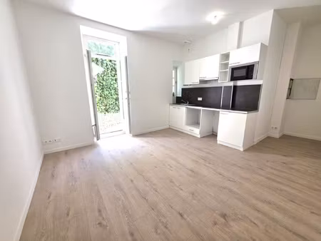 hyères proche centre ville - charmant t3 avec jardin