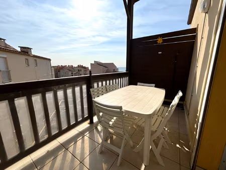 studio mezzanine avec terrasse vue mer