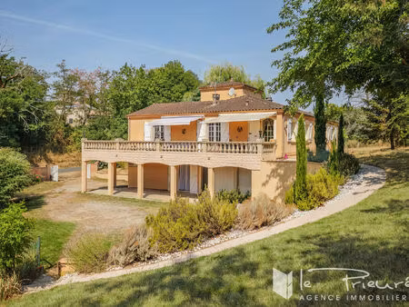 à 10 minutes d'albi  maison familiale de plus de 200 m² avec vue dégagée sur la campagne