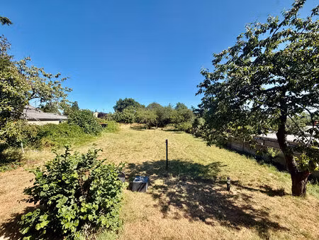 bourg de lusanger - maison d'environ 88 m² avec 3 chambres  garage et grand jardin