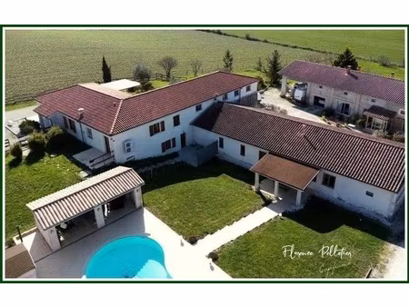 grande propriété à vendre proche de revel (31)  605 m² env. sur un terrain de 3 ha en part
