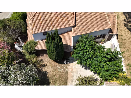 villa traditionnelle 4 chambres à saint-laurent-d'aigouze