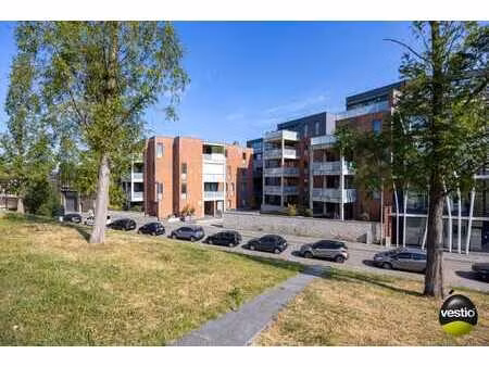 instapklaar gelijkvloers appartement met uitzonderlijk gr...