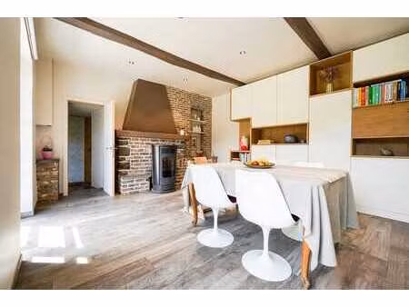 maison en pierre entièrement rénovée avec entrepôt