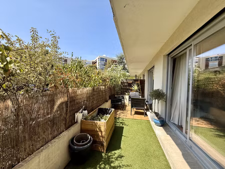 location 2 pièces avec terrasse privative
