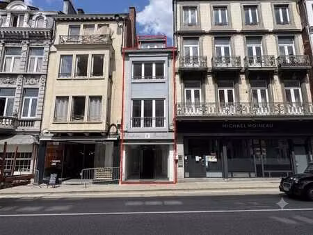 maison de commerce avec surface commerciale sur l'avenue pri