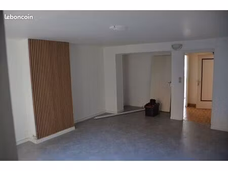grand f2 rez de chaussee 65 m2