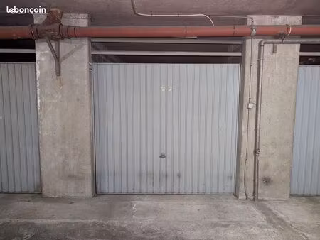 box fermé à vendre – la doua – villeurbanne