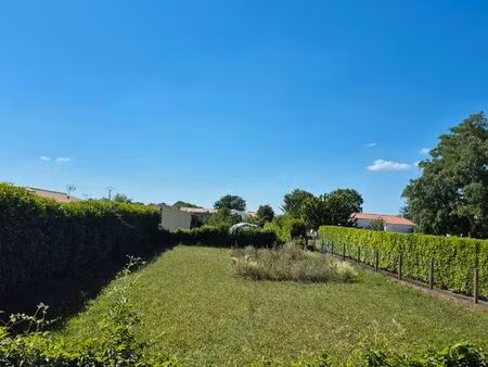 terrain chaillé 17700