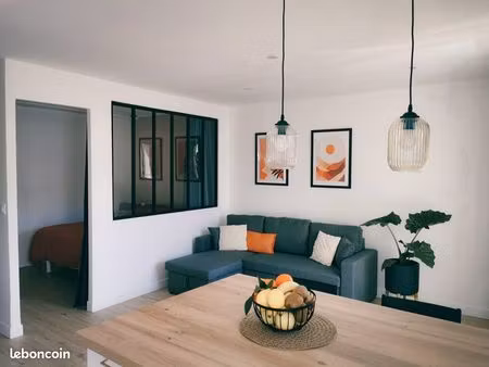 appartement meublé 40 m² – volcan / halles – parking - disponible immédiatement