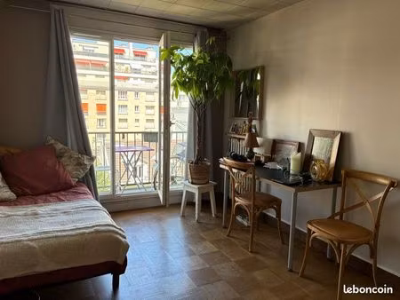 location studio alésia mois d’août