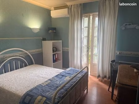 chambre à louer chez l’habitant  accès rapide au transport  possibilité de garer une voitu