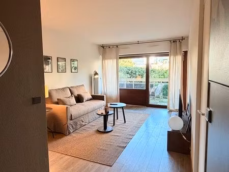 studio meublé tresserve - résidence avec piscine et tennis