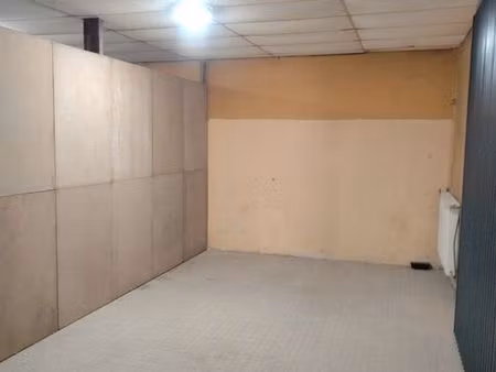 loué box 17 m2