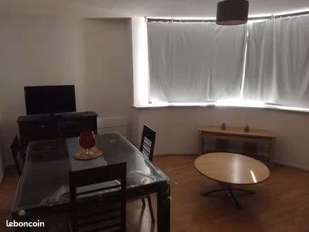 t2 meuble 50m2 très lumineux chartrons
