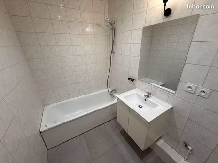 apparemment f2 cuisine équipée
