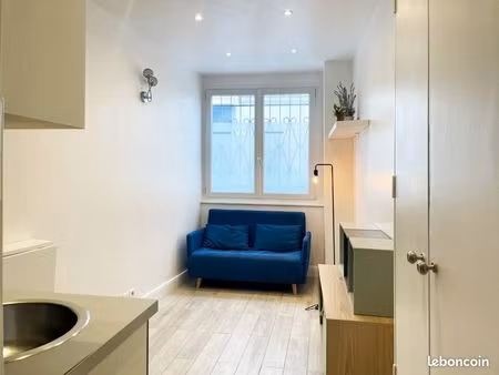 location studio bail civil nu - montmartre - 6 mois