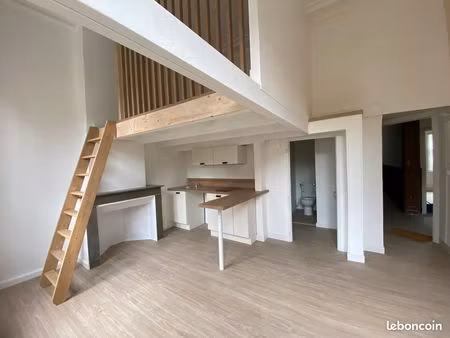 studio duplex meublé – 22 m² – lumineux et rénové