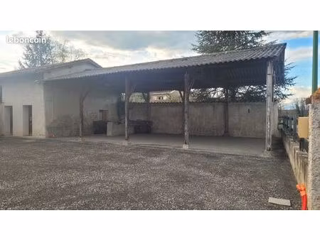 location/hivernage camping car  véhicule  caravane  bateau.......