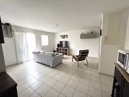 location appartement 1 pièce 44 m² à châteauneuf-sur-loire (45110)  511 €