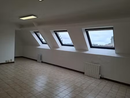 appartement à louer à rue de la chocolaterie 09 fleurus (vbe48718)