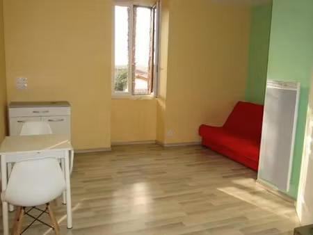 location meublée appartement 1 pièce 20 m² à riscle (32400)  338 €