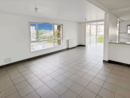 location appartement 4 pièces 106.87 m² à saint-pierre-des-corps (37700)  955 €