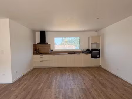 location maison 4 pièces 94.76 m² à villeneuve-la-comptal (11400)  900 €