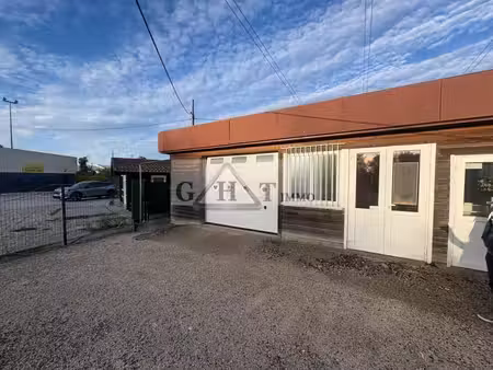 entrepot 140 m² a louer a vert st denis