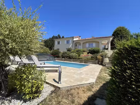 villa avec piscine