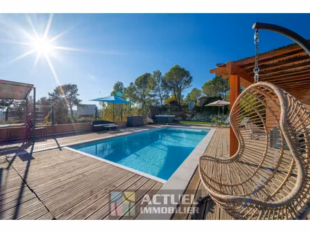 les matelles villa de charme avec piscine et vue dominante