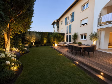anglet – appartement rénové en rez-de-jardin avec terrasse  jardin et garage