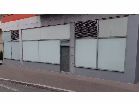 location commerce 1 pièce 88 m² à bondy (93140)