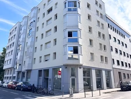location bureaux 68 m²