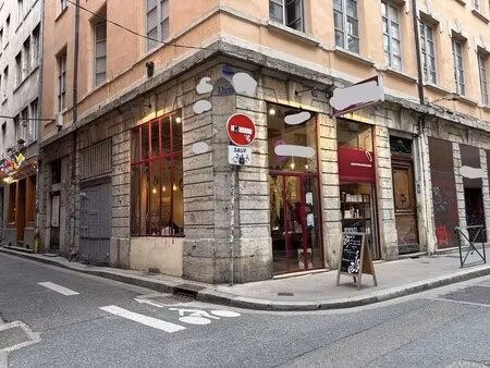 location commerce lyon 1er arrondissement 69001 77m²