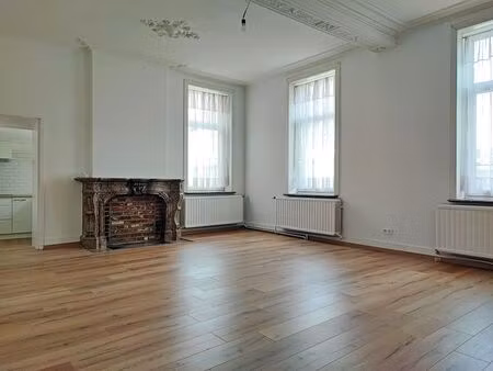 très bel appartement 2 chambres avec possibilité de garage