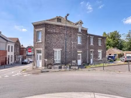 maison d'habitation avec jardin.