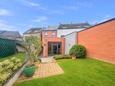maison 3 chambres - 2 sdb et jardin