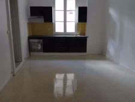 location appartement 3 pièces à la réole (33190) : à louer 3 pièces / 55m² la réole